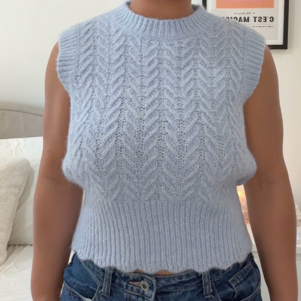 Women's Blue Knit Sleeveless Top
